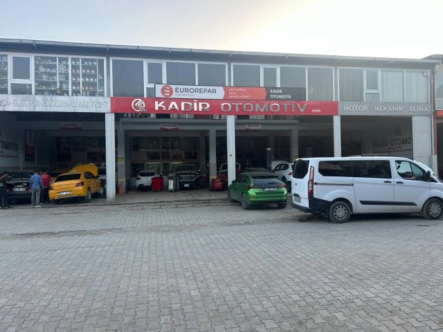 KADİR OTOMOTİV logosu