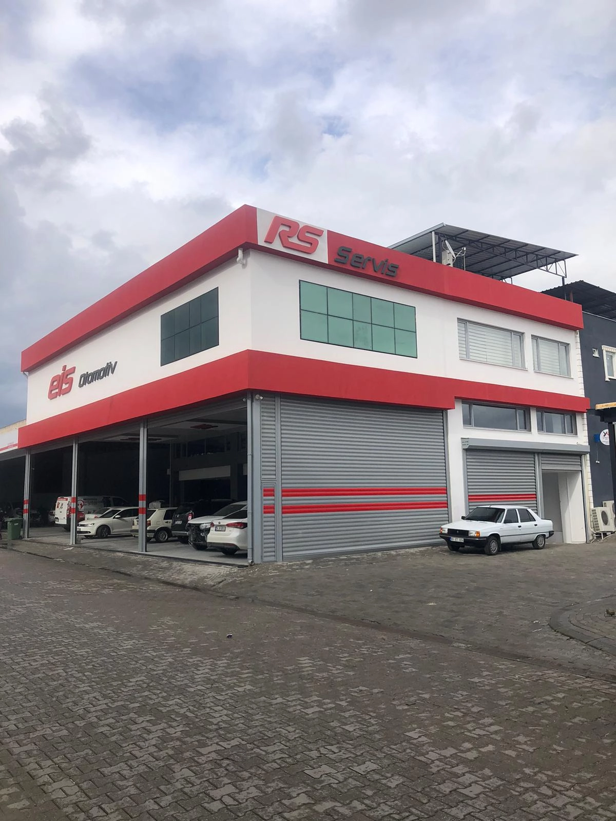 EİS OTOMOTİV İNŞAAT TAAHHÜT SAN.VE TİC.LTD.ŞTİ. logosu