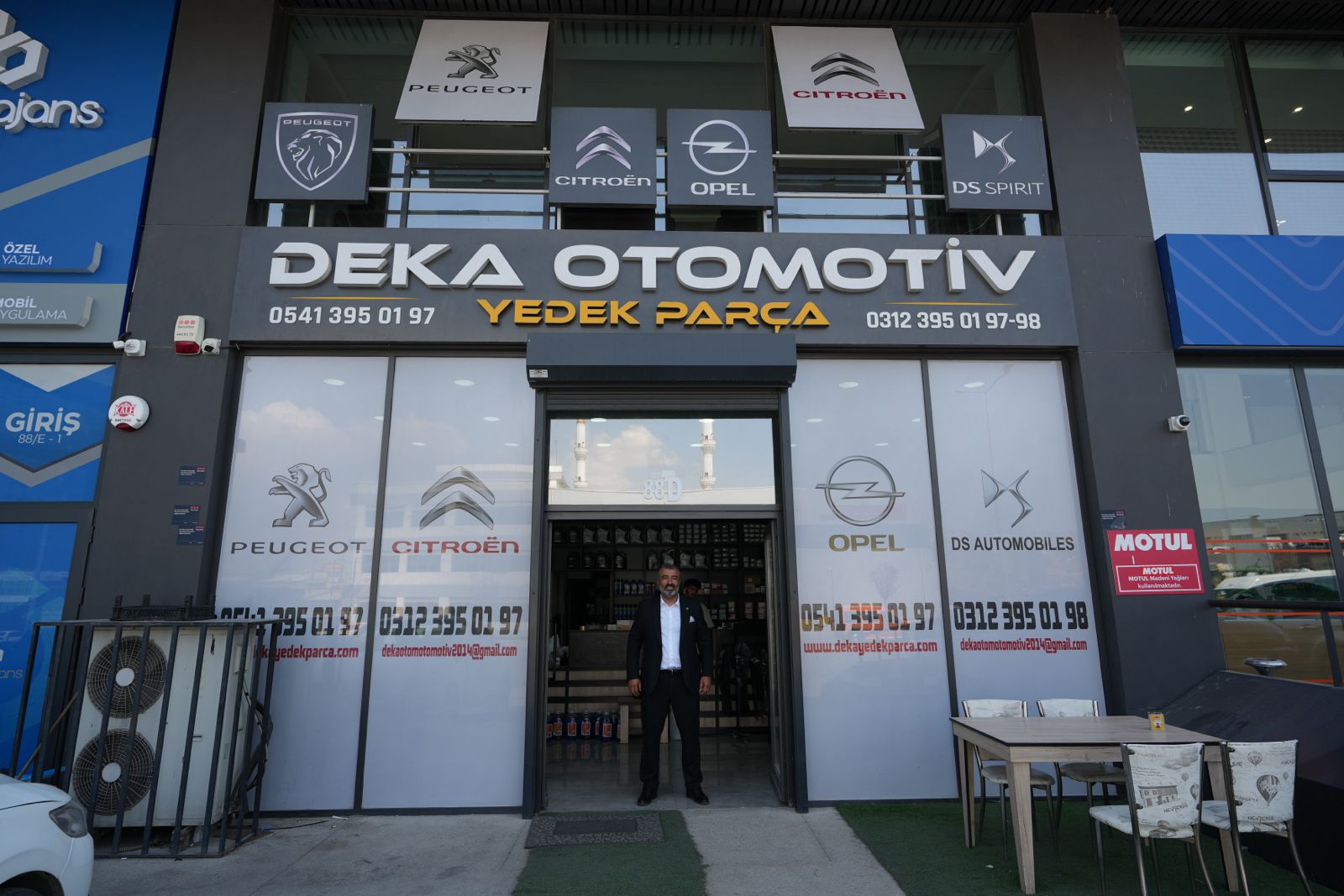 DEKA OTOMOTİV YEDEK PARÇA logosu